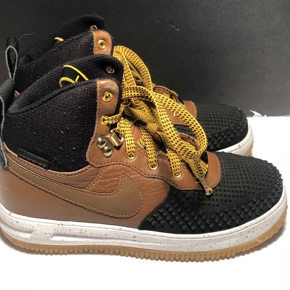 Nike 4Y Youth Lunar Force Duckboot Hiking Boot